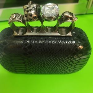 Black snakeprint clutch